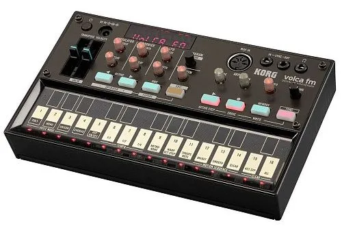 Korg Volca-FM Трехголосный цифровой FM-синтезатор, с мощнейшим пошаговым секвенсором.
